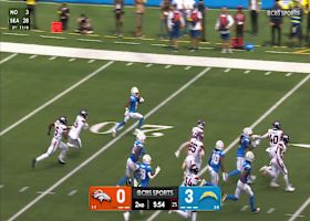 Derius Davis looks like Dante Hall on field-reversing 33-yard punt return