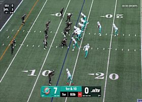 De'Von Achane's 11th TD of 2025 comes on 13-yard run