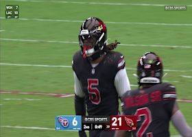 Sweat and Browning join forces to take down Ward for turnover on downs