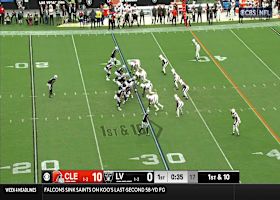 Brock Bowers bulls his way past Browns on 12-yard jet sweep