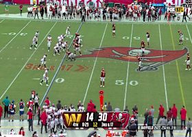 Godwin takes Mayfield's quick screen pass for speedy 24-yard pickup