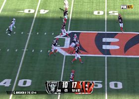 Minshew's 17-yard laser splits two Bengals defenders en route to Meyers