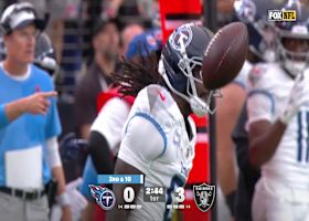 Ward lasers an 18-yard ball to Ridley to set Titans up at midfield