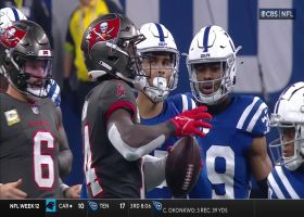 Chris Godwin takes off after catch for 21-yard pickup