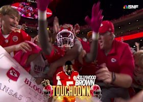 Mahomes' third TD pass of 'SNF' marks Hollywood Brown's second score of game