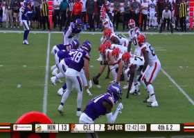 Welch moves Browns into red zone on 22-yard catch and run