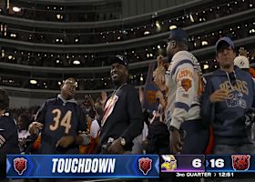 Can't-Miss Play: 74-yard TD! Nahshon Wright's pick-six vs. J.J. McCarthy ignites Bears