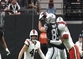 Geno Smith finds a window to Bowers between three defenders for a 15-yard gain