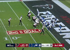 Go-ahead TD alert! Allgeier's second score of day gives Falcons a 23-22 lead