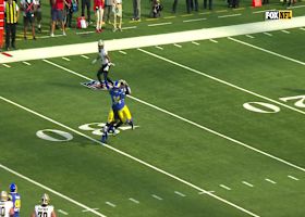 Hill finds the tiniest window for 10-yard third-down conversion to Brandin Cooks