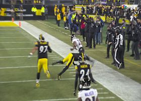 Derrick Henry bolts down the sideline for a monster 41-yard rush to kickoff 'SNF'