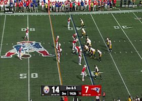 Harold Landry III sniffs out Steelers' swing pass