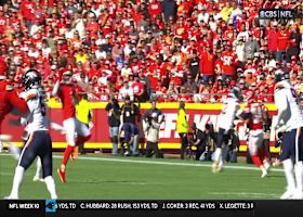 DeAndre Hopkins' contested catch gets Chiefs into Broncos' territory