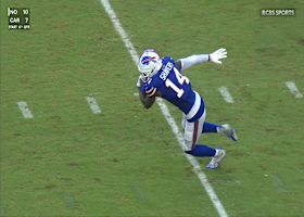 Shavers shivers his way for a 24-yard catch and run