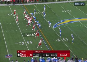 Mecole Hardman stiff-arms defender out of way on 14-yard catch and run