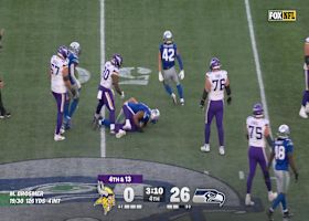 Drake Thomas silences Vikings push on fourth-down with a 7-yard sack on Brosmer