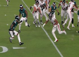 Eagles defender slips due to Bijan Robinson's shifty juke move on 14-yard run