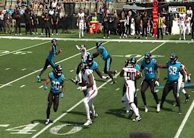 Bryce Young connects with Tremayne for first down despite being hit