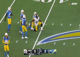 Darnell Washington snags a 15-yard from Rodgers to enter Chargers' territory