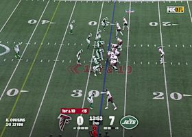 Bijan Robinson enters cutback lane for 26-yard gain vs. Jets