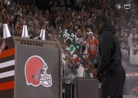 Nick Chubb breaks a guitar just before moments before kickoff of Jets-Browns