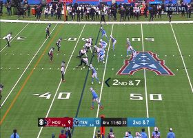 Levis connects with Hopkins on 17-yard pass
