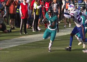 Into the Etiennezone! Travis takes Trevor's pass for go-ahead TD in crunch time