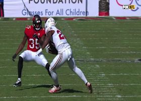 Bam Knight bounces outside at line of scrimmage for 16-yard gain