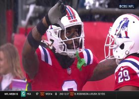 Jalen Mills bats away Herbert's potential TD strike to Everett