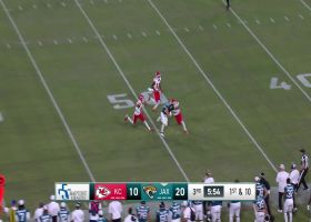 Mac Jones' 22-yard pass pinpoints Trammell perfectly in stride