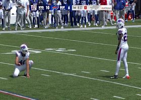 RB Ray Davis shows off his kicking skills, drilling an extra point for Bills