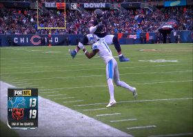 D'Onta Foreman's ambitious hurdle caps 11-yard catch and run