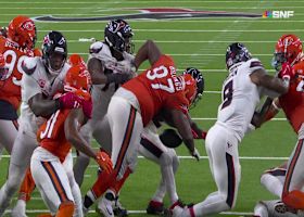 Billings forces Akers into fumble for huge Bears takeaway deep in own territory