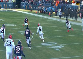 Shedeur Sanders scrambles away from Bears for 15-yard run