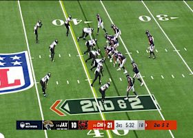 Marcedes Lewis' extension for first-down marker works wonders vs. his old team