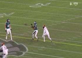 DeVonta Smith's quick-slant from the slot yields a 21-yard gain