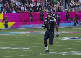 Walker III weaves through the Patriots' defense for a 29-yard sideline rush