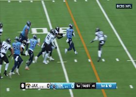 Tony Pollard chops rush upfield for a 14-yard gain