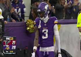 Addison's second TD catch of day gives Vikings a 27-21 lead vs. Falcons