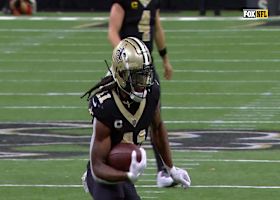 Alvin Kamara cuts across field on 18-yard run