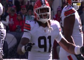 Alex Wright engulfs Drake Maye for 4-yard sack