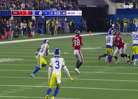 Otton's stick-route reception converts on fourth down