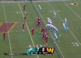 Jaylen Waddle absorbs significant contact during 16-yard catch