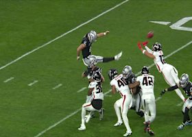 KhaDarel Hodge records partial punt block giving team favorable starting position