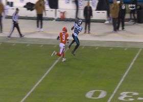 Bryce Young slings 45-yard dime on the money to Mike Strachan