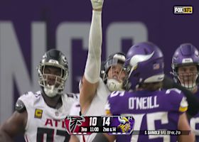 Kaden Elliss drags down Sam Darnold for Falcons fourth sack of game