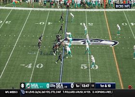 Geno Smith's intermediate shot finds Tyler Lockett for 18 yards