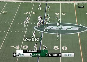 Robinson's jump cut pays off dividends on 12-yard rush