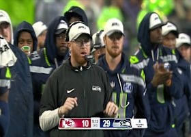 Damien Martinez continues Hawks' strong running attack with TD rush