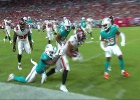 Sean Tucker nearly goes all the way during 27-yard catch and run for Bucs